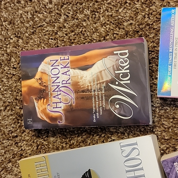 Romance books - Picture 5 of 7